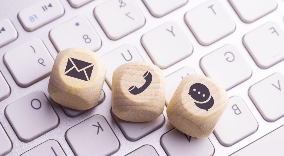 צוות תמיכה צור קשר